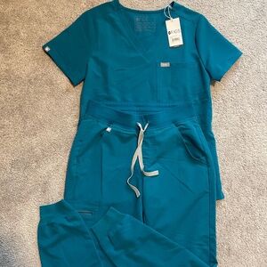 FIGS Pacific Blue Scrub Set